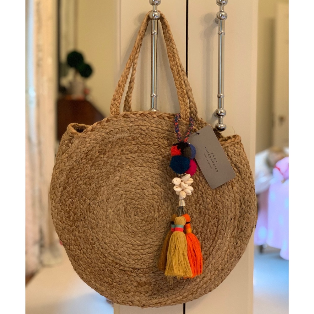 Zara Round straw beach bag with tassel NWT